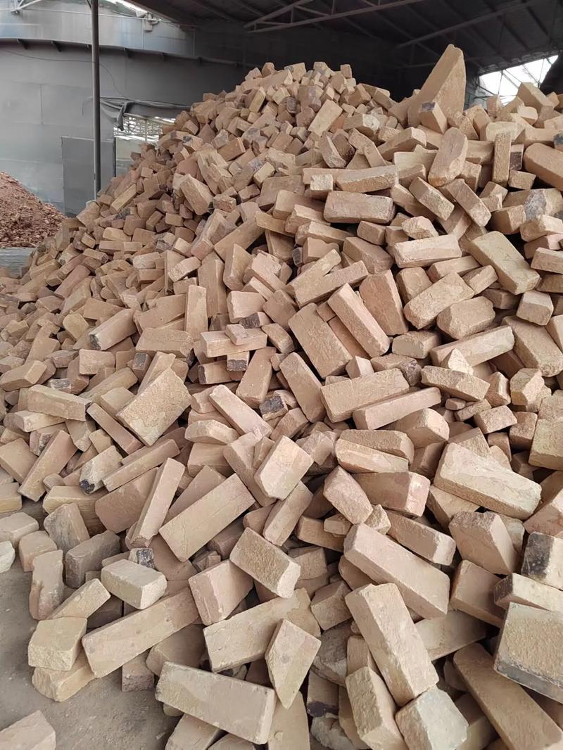 全國專業收購廢舊耐火材料，助力資源循環利用