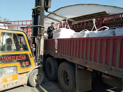 開封耐火材料現(xiàn)場(chǎng)裝車實(shí)錄 工業(yè)高效與物流協(xié)同的典范